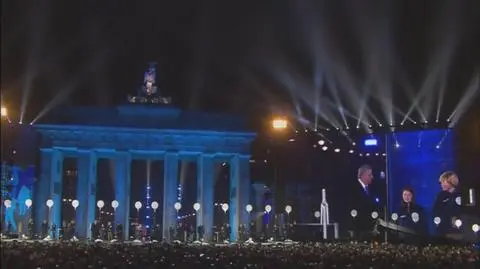 W Berlinie 8 tys. lampionów poszybowalo w niebo