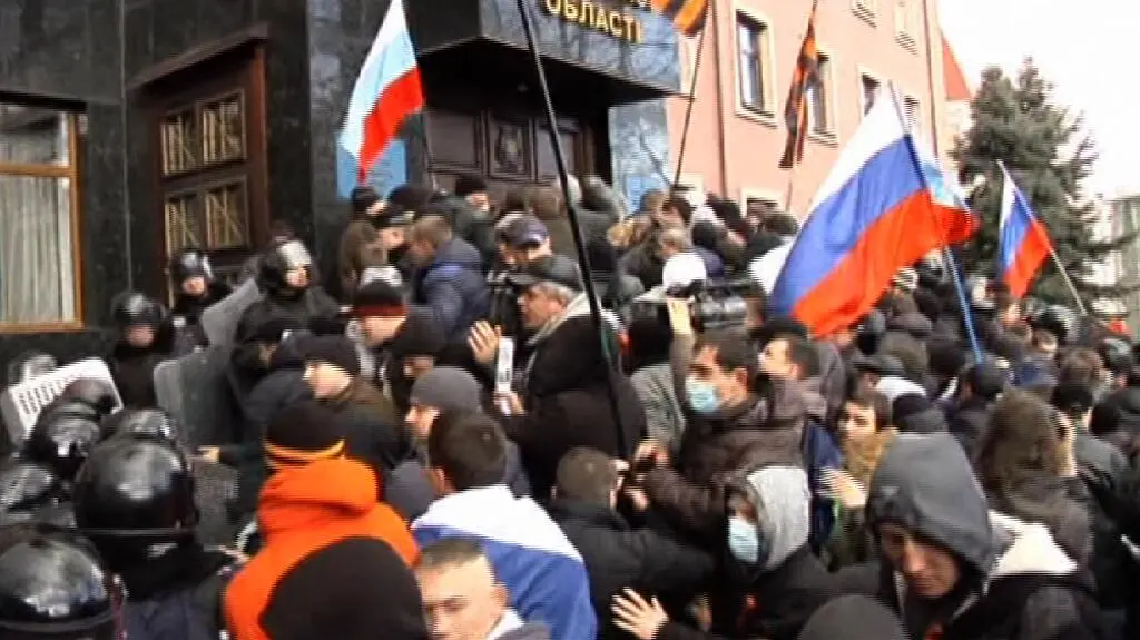 W Doniecku demonstranci domagają się referendum