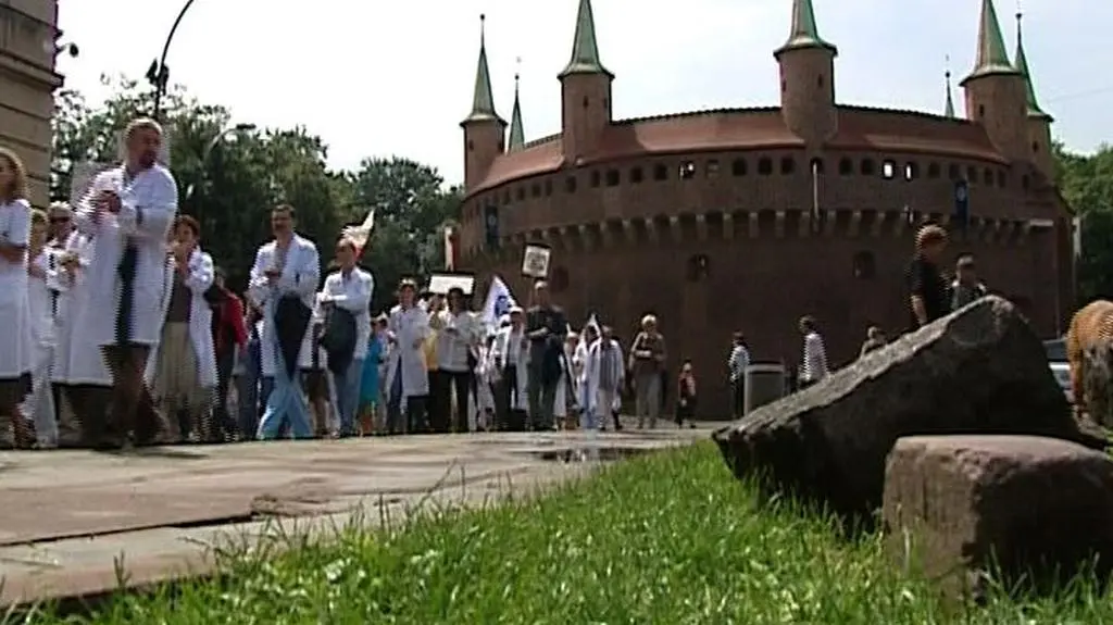 W Krakowie lekarze protestowali przez Urzędem Wojewódzkim