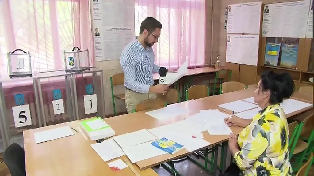 "W lokalach wyborczych praca wre"