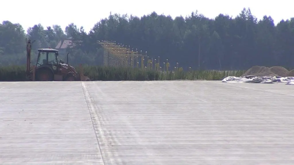 W Pyrzowicach powstaje nowa droga startowa