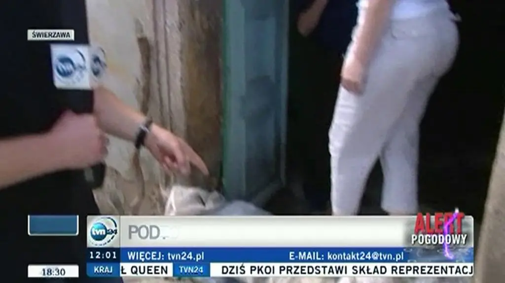 W Świerzawie na Dolnym Śląsku ludzie ratowali domy workami z piaskiem