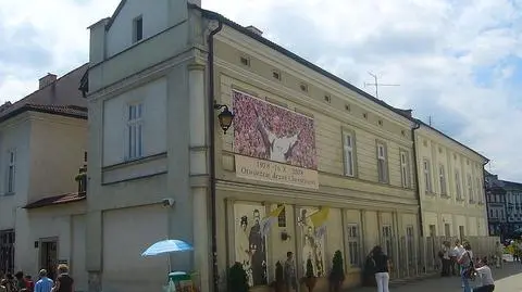 Wadowice - rodzinne miasto Jana Pawła II (Fakty TVN 02.04. 2005 roku)