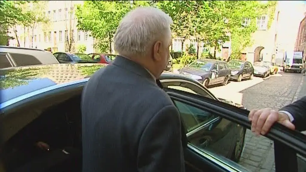 Wałęsa: nie jadę dla pieniędzy