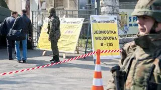 We wtorek pierwsi rezerwiści stawili się do jednostki w Tarnowskich Górach