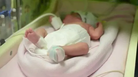 Węgry. Kobieta urodziła syna 3 miesiące po śmierci mózgu