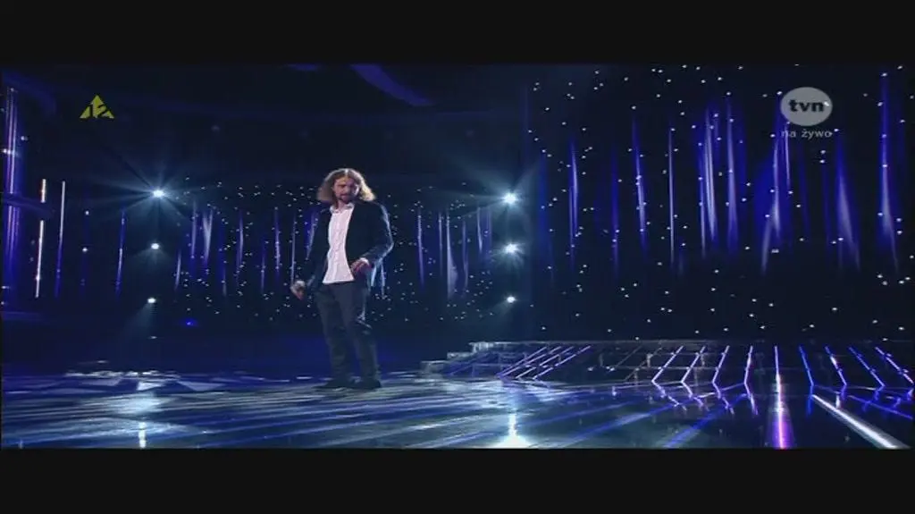 "When a man loves a woman" w wykonaniu Gienka Loski (TVN)