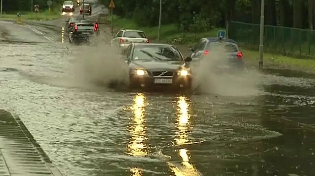 Wichury wyrywały drzewa