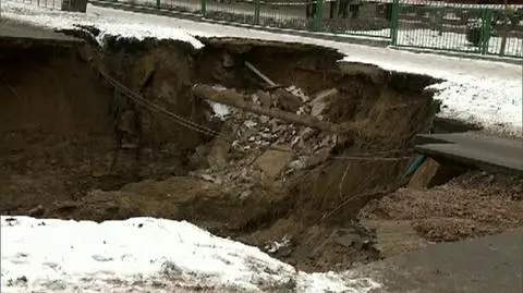 Wielka wyrwa w Ostrowcu Świętokrzyskim