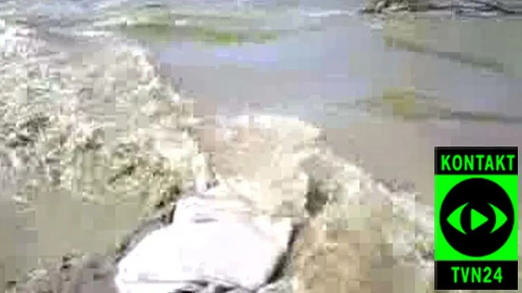 Woda znów zalewa zalany Wilków (film: Łukasz)