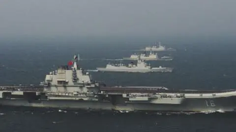 Wprowadzony do służby w 2012 roku Liaoning jest jedynym chińskim lotniskowcem i jedynym okrętem tego typu w regionie