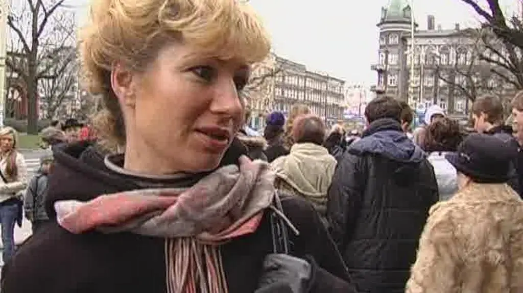 "Z komentarzami lepiej poczekać"