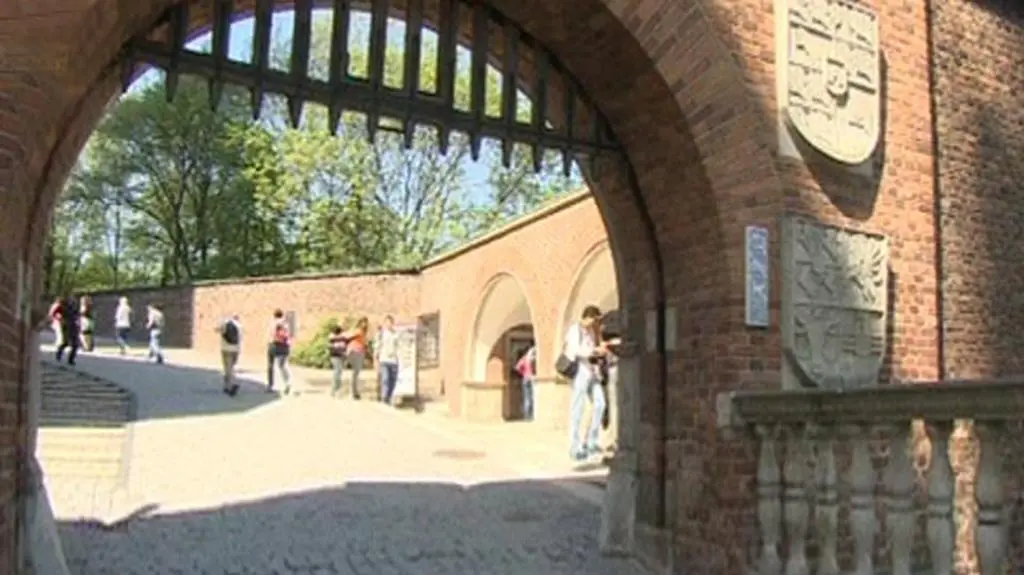 Zaatakował turystów siekierą