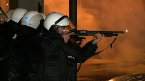 Zadymiarze kontra policja. Burda przed siedzibą JSW