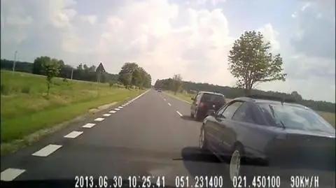 Zajechał drogę podczas wyprzedzania. Internauta pokazuje nagranie