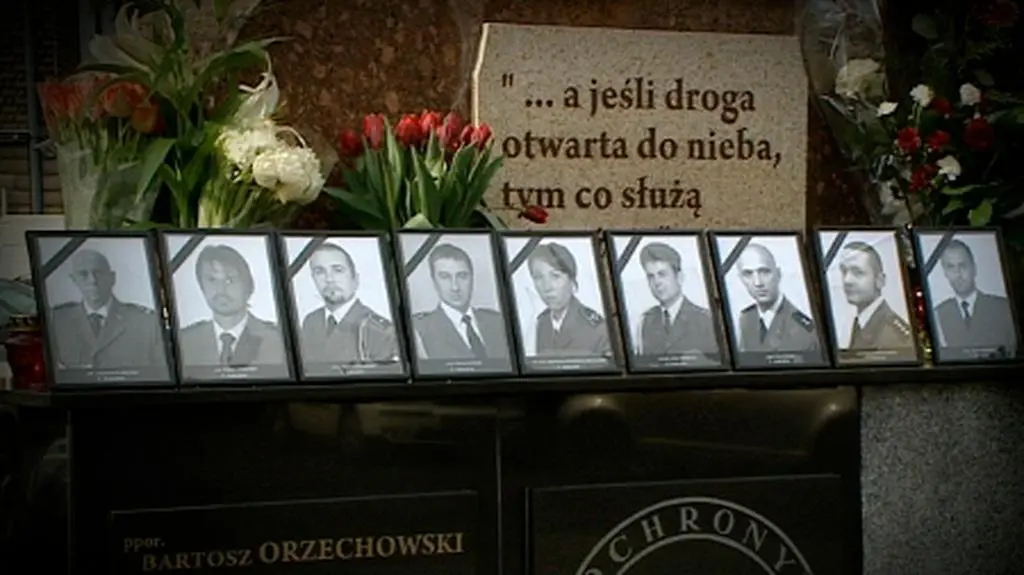 Załoga samolotu TU-154 (TVN24)