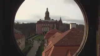 Zamek Książ otwarty po pożarze