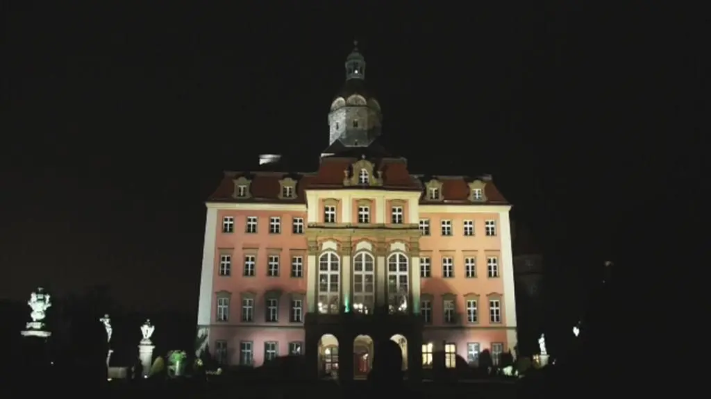 Zamek książ w nowym świetle
