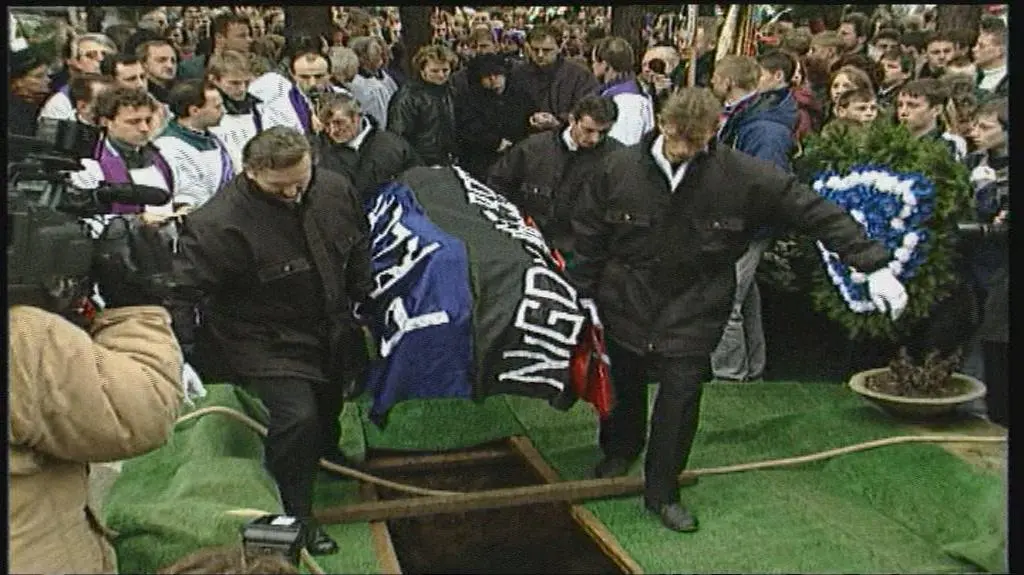 Zamieszki i pogrzeb chłopca (materiał programu Wizjer TVN)