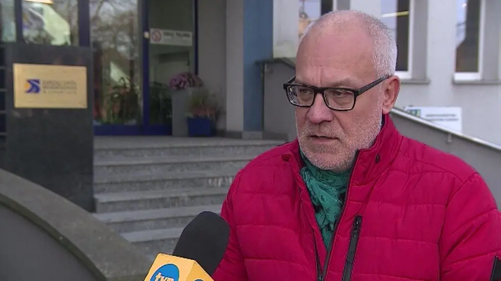 Zarządca drogi: chodnik jest bezpieczny, pasów nie da się zrobić