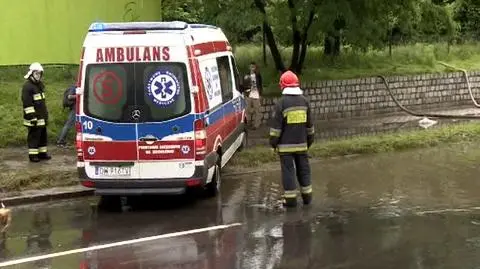 Zatopione auta, zalane ulice we Wrocławiu po nawałnicy