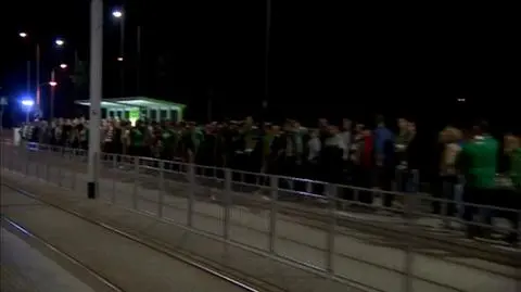Zawiedzeni kibice Śląska wychodzili z meczu z Sewilla jeszcze w jego trakcie