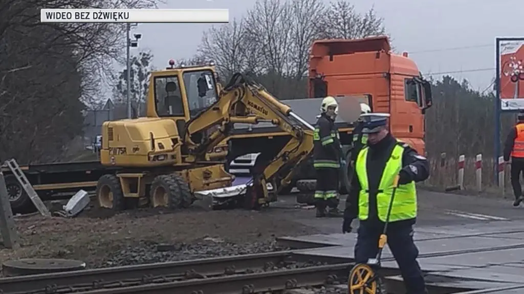 Zbąszyń. Zderzenie ciężarówki i pociągu 