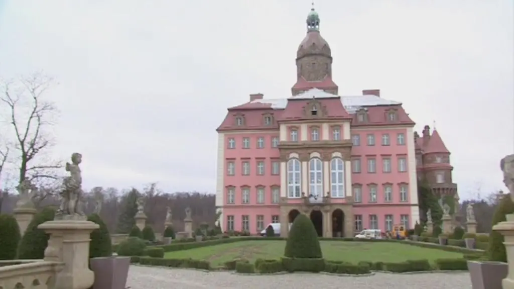 Zniszczenia Zamku Książ okiem kamery TVN24