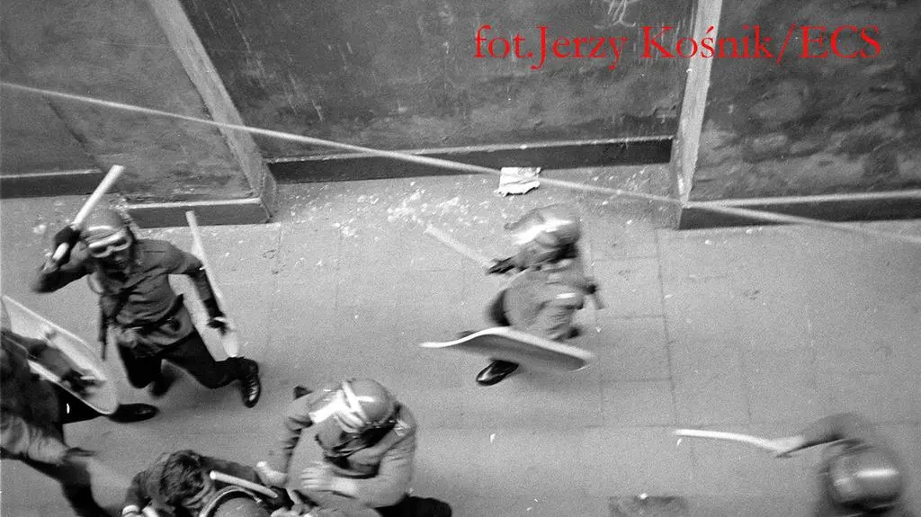 Zobacz całą rozmowę z Jerzym Kośnikiem (TVN24)