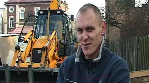 Został świętym, by odzyskać koparkę