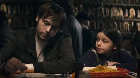 Zwiastun filmu "Curfew"