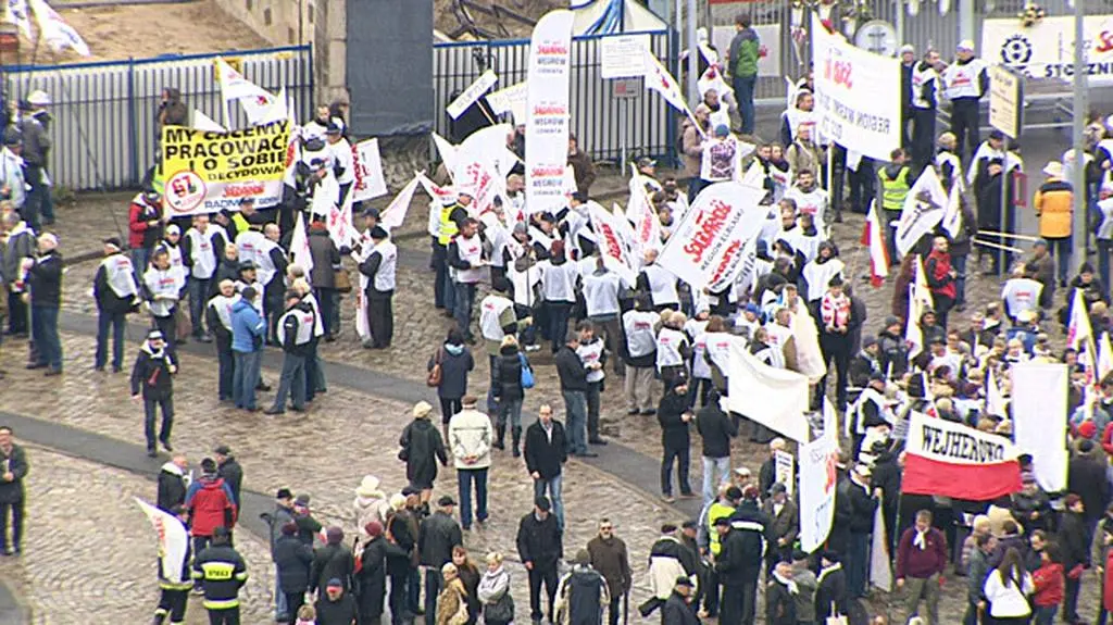Związkowcy opanowali Gdańsk. "Walczymy do końca"