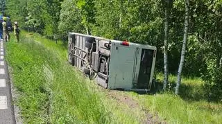 Autobus przewoził młodzież z Ełku