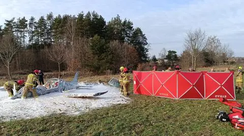 Awionetka została zabezpieczona pianą gaśniczą