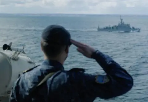 "Nigdy wcześniej się z czymś takim nie spotkaliśmy". Unikalne nagrania ujawniają rosyjskie operacje na Bałtyku 