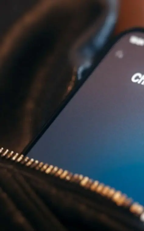 Miłość z Tindera. Polowanie na oszusta