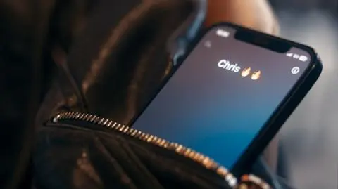 Miłość z Tindera. Polowanie na oszusta