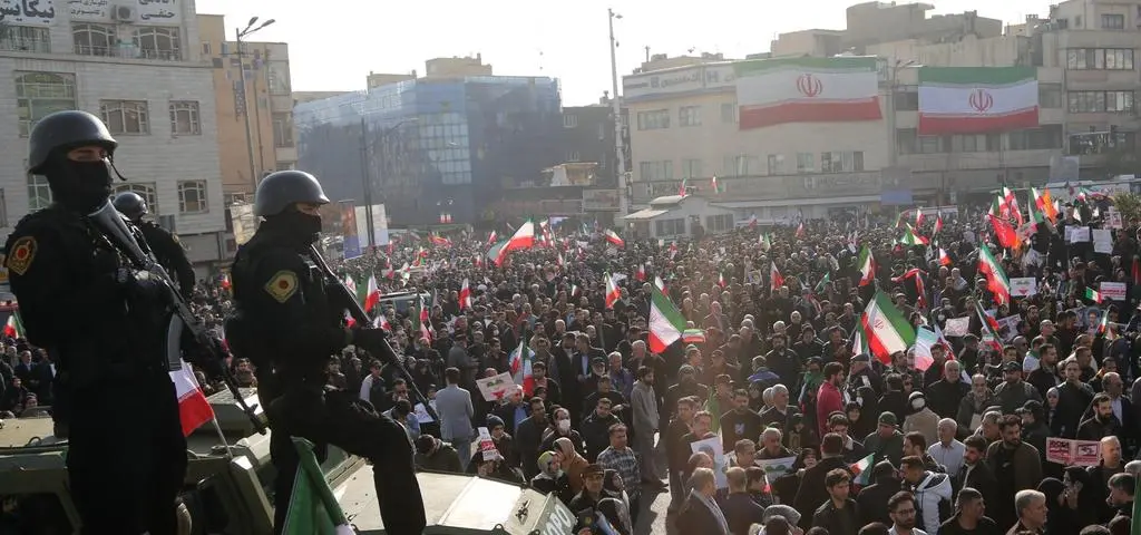 "Mieszanka stała się rzeczywiście wybuchowa". Co czeka Iran?