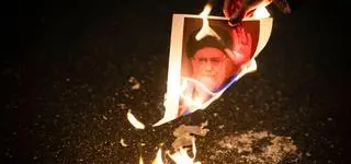 Protestują głównie młodzi, odarci z resztek nadziei