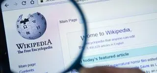 Ostatnia barykada internetowej utopii. Czy w końcu runie?