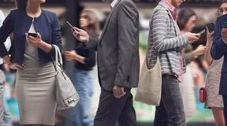 Podsłuchują, śledzą, zbierają dane. Co o tobie wie twój telefon?