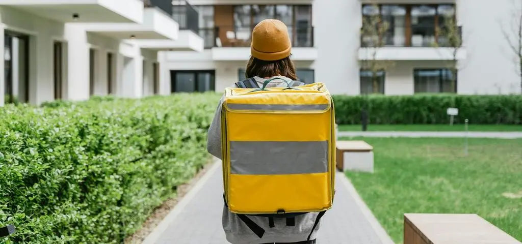 "Zaślepienie krótkoterminowym zyskiem". Czym jest i czym grozi praca platformowa?