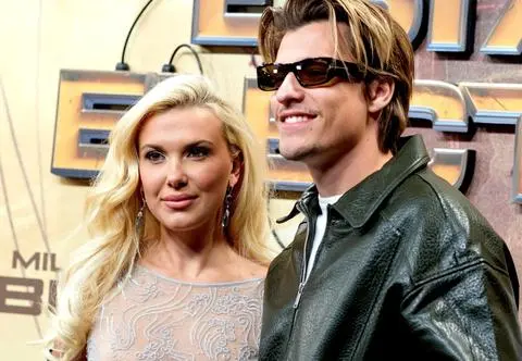 Najpierw krzyczą, że kobiety nie chcą mieć dzieci. Potem, że 21 lat to za mało, by być matką