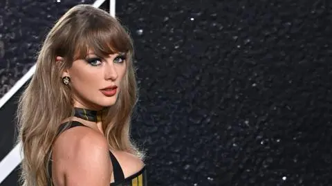 "Jest symbolem zmiany, do której on nie ma wstępu". Kto się boi Taylor Swift?