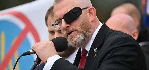 "Państwo zapomniało, że ma narzędzia delegalizacji partii"
