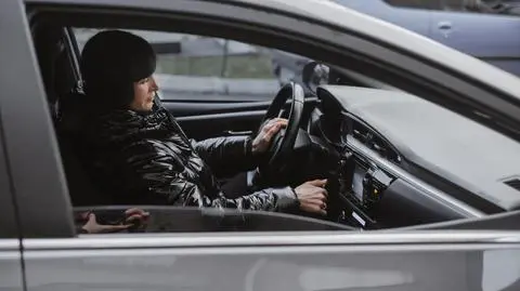 23 procent wypadków, 100 procent złośliwości. Rozprawiamy się z mitami o "babie za kierownicą"