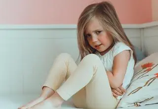 Kiedy dziecko mówi: boli brzuszek. Jak rozpoznać prawdziwe kłopoty?