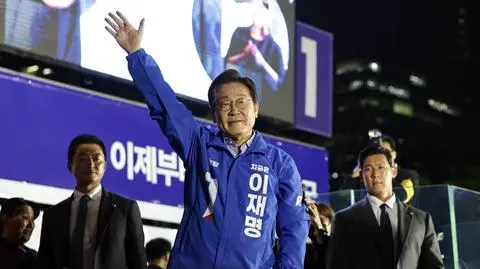 Dlaczego nowy prezydent Korei Południowej nie zdejmuje kamizelki kuloodpornej?