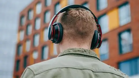 Z czipu do mózgu. Muzycy bez szans w starciu z AI