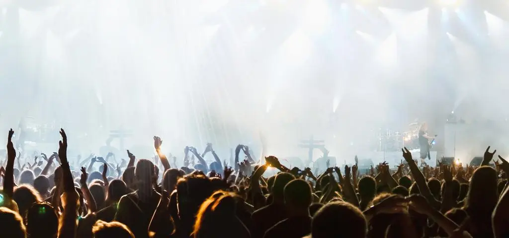 Za światłami reflektorów. Tego fani nie zobaczą ze sceny